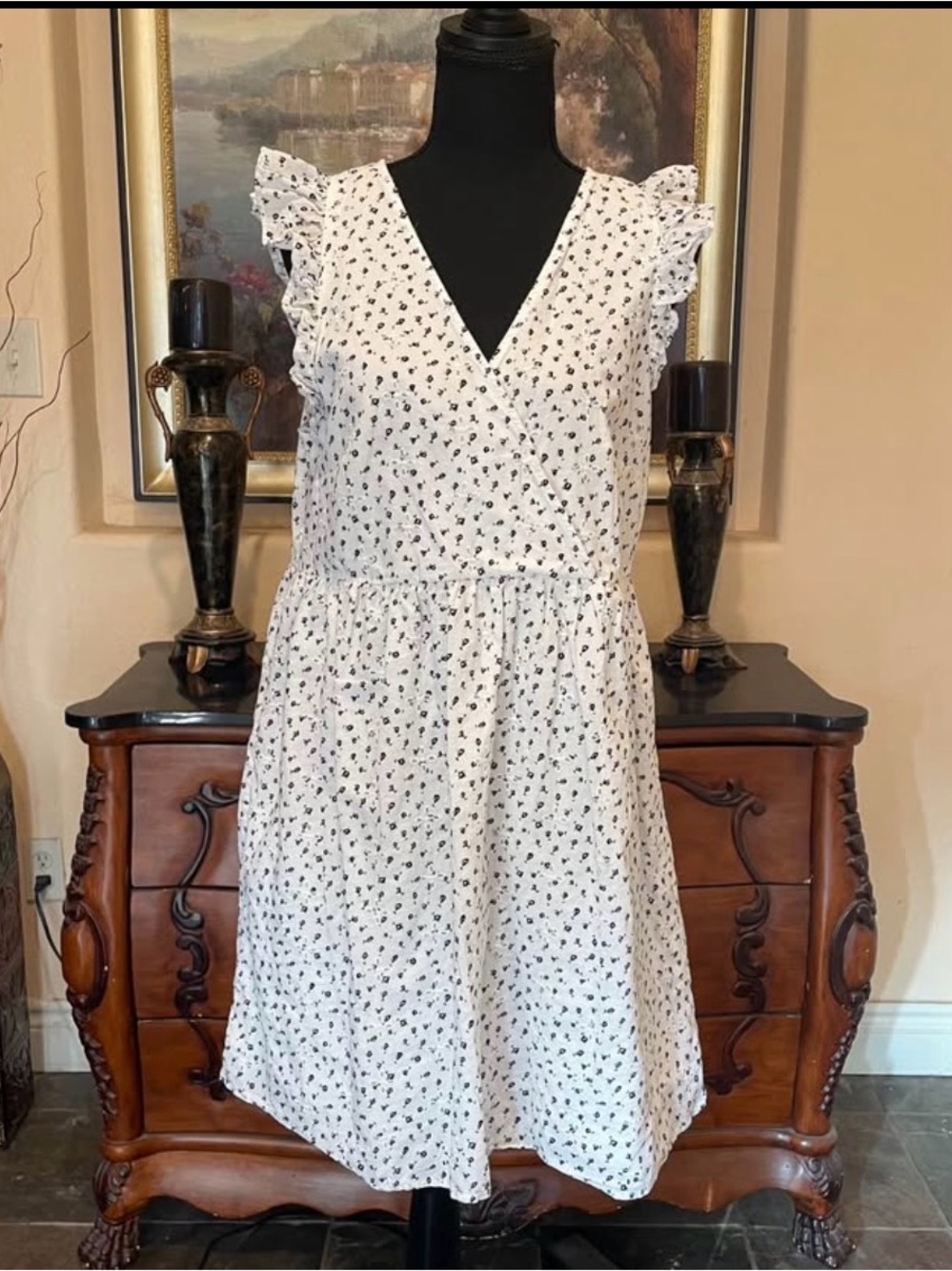 Black and white dainty floral print ruffle sleeve dress